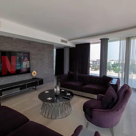 Luxurious Pearl Penthouse By Holidaykeys Apartment