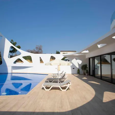 Luxurious Pearl Penthouse By Holidaykeys Girne